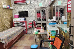 Natural's Professional Beauty Salon (ladies parlour)
