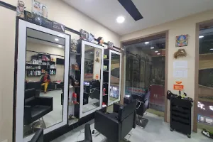 Eyeshadow Family Salon