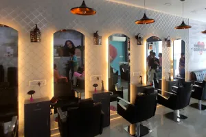 Essensuals Hairdressing by Toni&amp;Guy, Berhampore