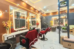 Mousumi's Makeover and academy