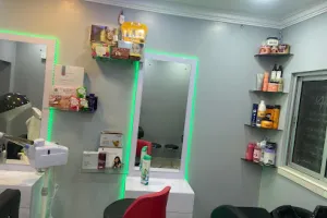 Aparna's Beauty Salon