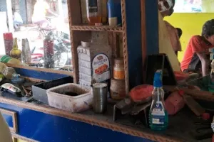 অশোক হেয়ার কাটিং সেলুন