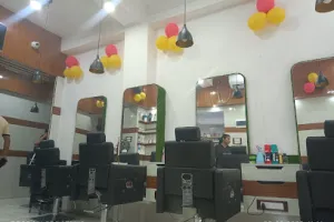 LUMINEX UNISEX FAMILY SALON