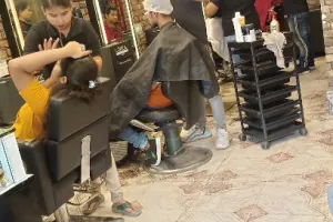 Fashion Zone Family Saloon
