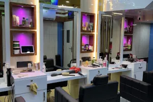 New Dolphin Gents Parlour