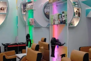 Hollywood saloon