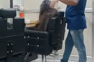 Magic scissor family salon