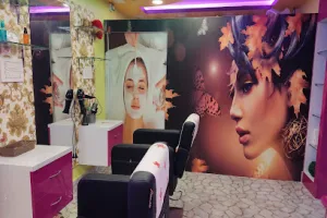 A ROYAL BEAUTY SALON