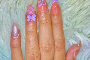 Maahi's nails and mehendi corner
