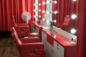 Deepa'z Makeover Studio &amp; Academy
