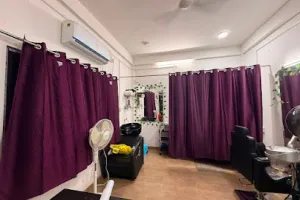 ROSÉ Unisex &amp; Family Salon