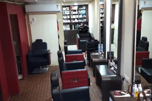 DESIRE HAIR &amp; BEAUTY SALON (only for ladies)