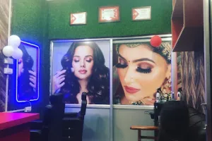 S.expression unisex salon