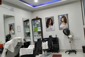 Waves Women's Salon