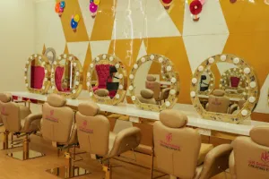 UK International London Beauty School - Kolkata | Best Make Up, Hair, Nail Art Academy in Kolkata