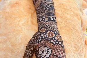 Farzana Academy - Mehandi Artist