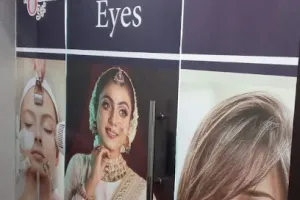 Best bridal makeup academy Smokey Eyes