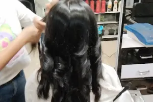 Magic Scissors unisex salon and Academy