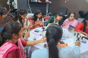 IMPRESSION NAIL LOUNGE &amp; ACADEMY