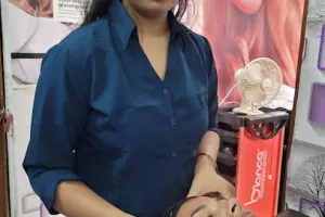 La SCISSORS beauty salon | Academy | Beauty Parlour | Professional Hair salon| Bridal