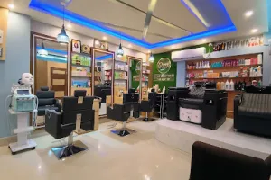 Pinki Hair &amp; Beauty Salon And Academy