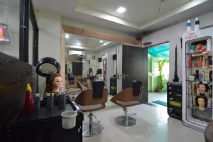 CUTS &amp; CUTS SPA AND SALON FOR FEMALES