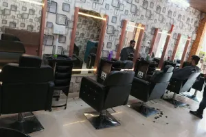 Paris Unisex Salon - Beauty &amp; Hair Salon in Ujjain | Expert Makeup, Haircuts &amp; Bridal Services