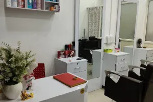 Sunshine salon n The Nail Lounge