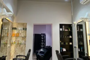Yash Unisex Salon 3.0