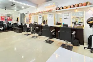 LOOK SALON &amp; ACADEMY