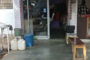 Vikas Mens Parlour