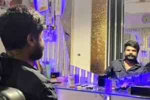 Scissor unisex salon