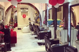 Pretty Unisex Salon