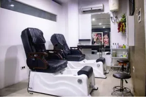 Pearl Family Salon
