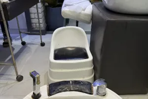 BEAUTY SECRETS SALON &amp; ACADEMY