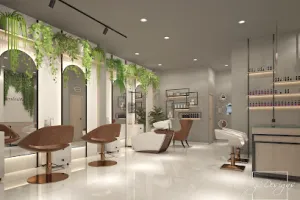 Mirrors hair &amp; beauty salon