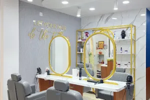 Indian Family Salon