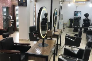 Waseem's Touch of Joy || Top Hair And Beauty Salon In Bhopal/Hair Stylist And Hair Colouring In Bhopal