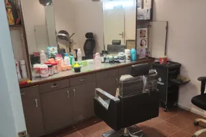 Shri beauty parlour