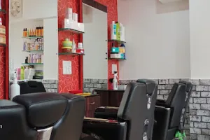 Kumar The salon