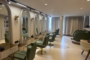 Mosh beauty salon &amp; Academy