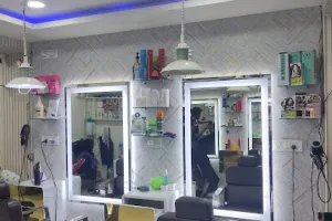 Lucky family salon