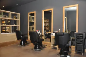 Looks Salon, DB City Mall