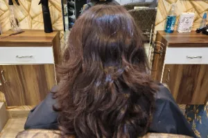 Saarika's v creative contour unisex Salon