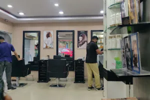 New Shear Success Family Salon