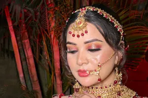 Lavish looks salon