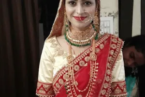 Juhi Beauty Parlour