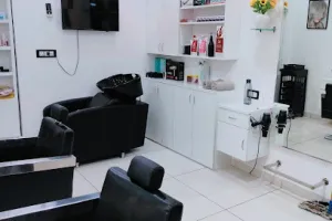 Remax the unisex salon 2.0