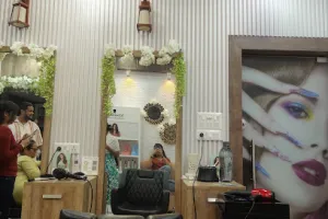 Grace N Look's Academy &amp; Beauty Salon Only for Kids &amp; Ladies