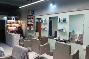 Leela salon &amp; academy